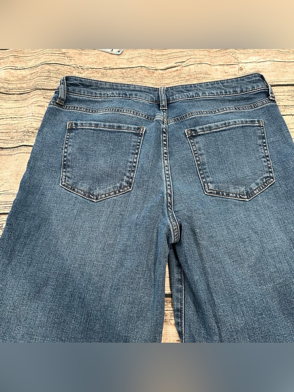 Kut from the Kloth Meg Fab Ab Wide-Leg Crop Jeans in Mid-Dark Blue Size 8P - Picture 10 of 10